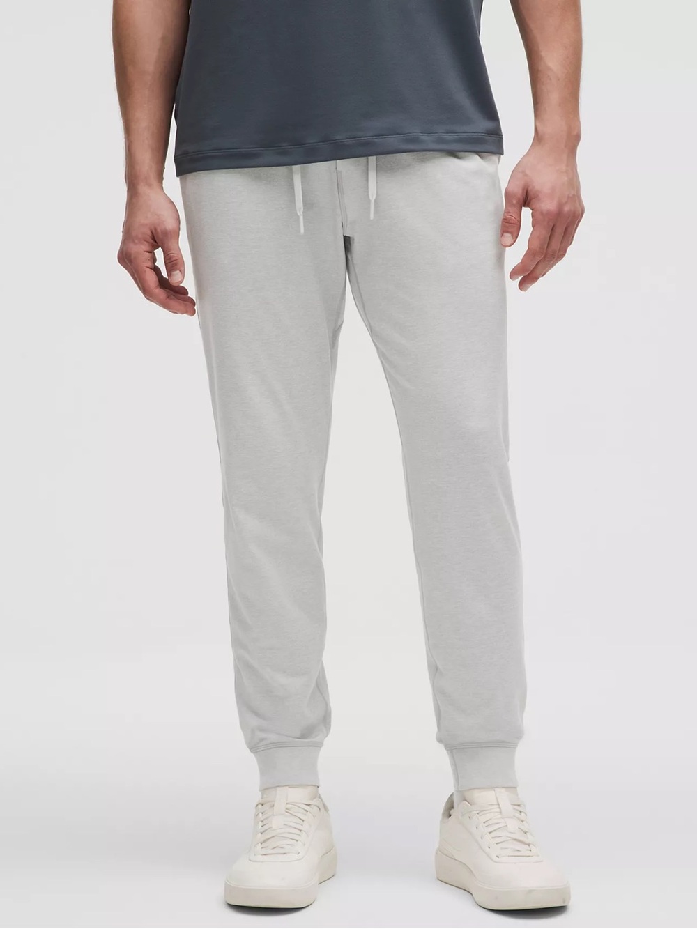 Lululemon Men’s Soft Jersey Jogger
Regular 29”, size Medium